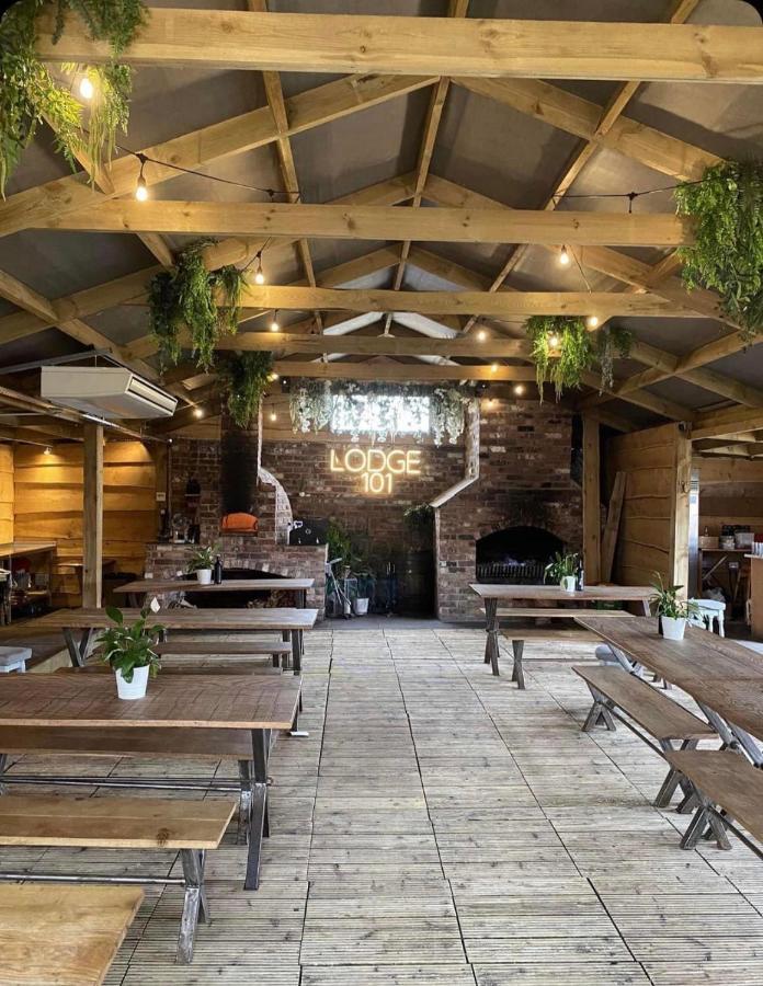 Hotel The Huntsman Cheadle  Exterior foto