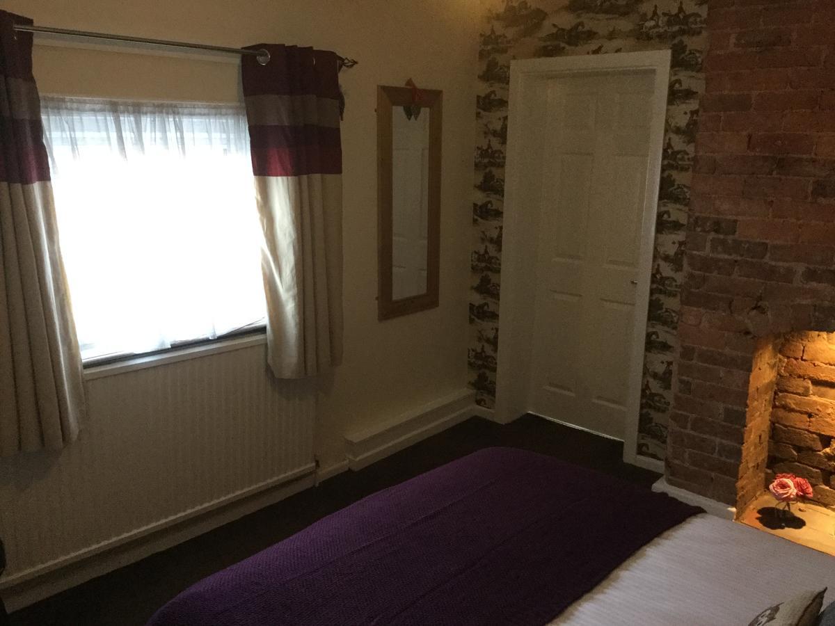 Hotel The Huntsman Cheadle  Exterior foto